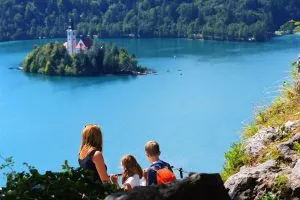Wandelen bij het meer van Bled 